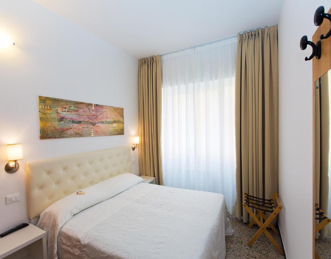 Hotel Maine Finale Ligure Exteriör bild