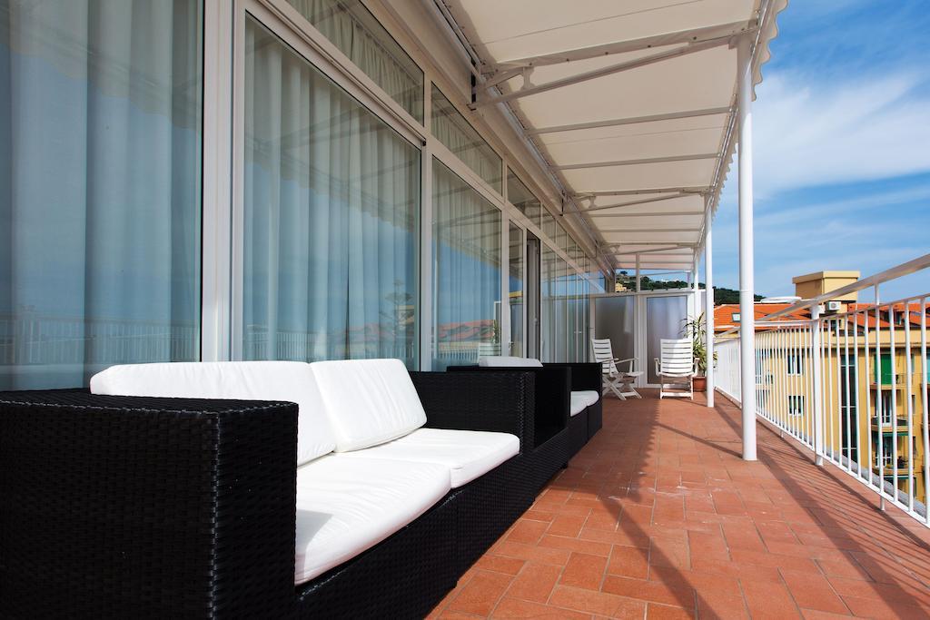 Hotel Maine Finale Ligure Exteriör bild
